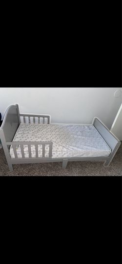 Toddler bed