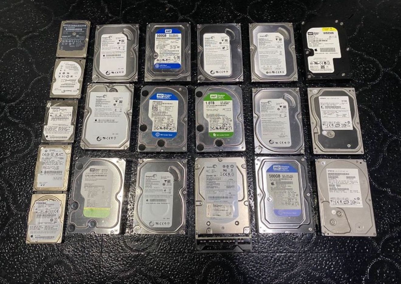 Over 10tb Of Storage In Drives 2.5 And 3.5 Size LOOK