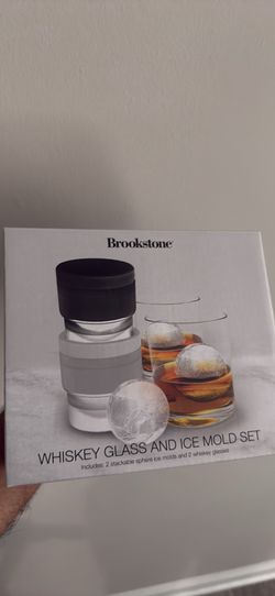 Brand New Brookstone Whiskey Set w/ Ice Molds