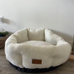 Soft Comfy Dog and Cat Bed 