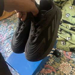 Kids adidas size 2 Great Condition and comfortable paid 60.00 only want 25.00