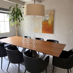 Modani Table & Chairs
