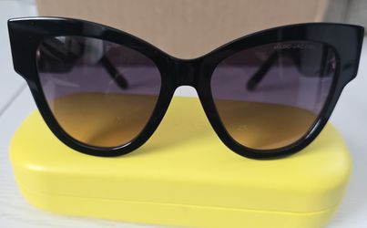 Marc Jacobs Black Cat-Eye Sunglasses with Gradient Lenses