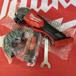 Milwaukee M18 FUEL 18V Lithium-Ion Brushless Cordless 4-1/2 in./5 in. Grinder w/Paddle Switch