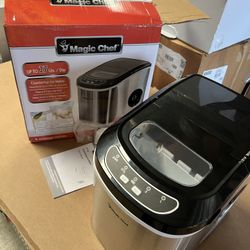 Magic Chef MCIM22ST 27-Pound-Capacity Portable Ice Maker (Stainless w/Black Top)