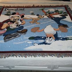 Disneyland Resort Tapestry Throw Blanket Winter Scene Ice Skating Mickey 54”x45”