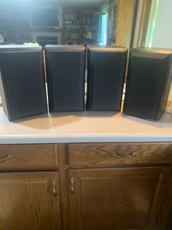 Vintage Bowers & Wilkins  ( B&W ) Speakers Read the Description $