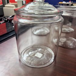 7 Glass Jars with Lids
