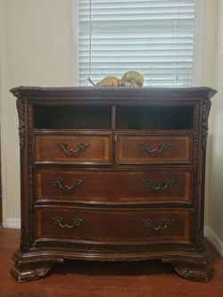 Dresser chest