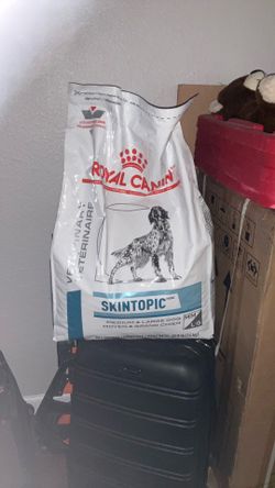 Royal Canin Veterinary Skintopic Dog Food – 30.8 lb