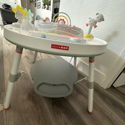 Skip Hop activity center - Silver lining cloud