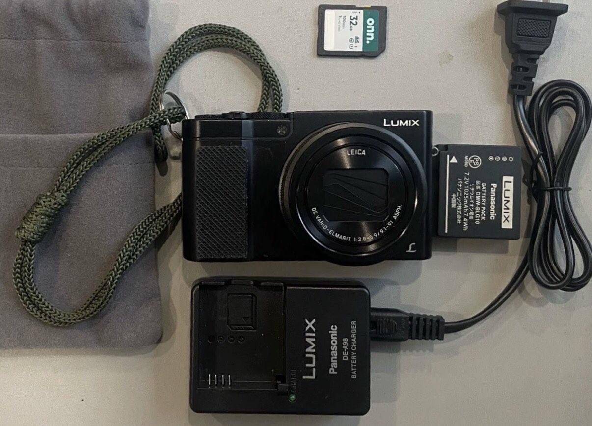 Panasonic zs110 large zoom portable camera