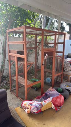 Cat house/cat condo/ cat cage