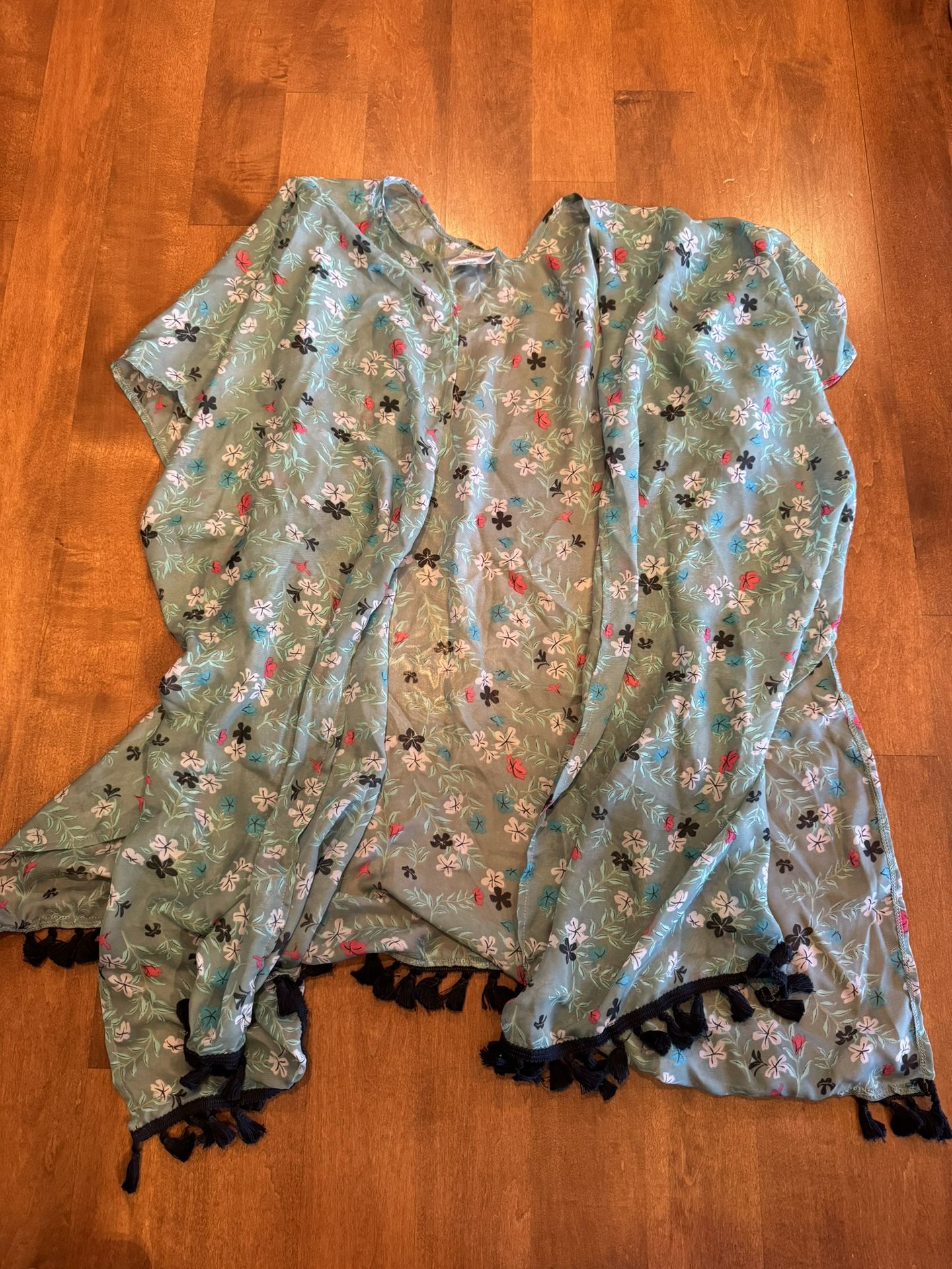 Woman’s Serra Kimono Shipping Avaialbe