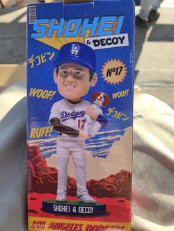 Ohtani and Decoy Bobblehead 8/28