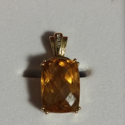 14k Gold Citrine Pendant w Diamonds 