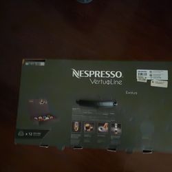 Coffemaker. Nespresso Vertouline  AEROCCINO PLUS