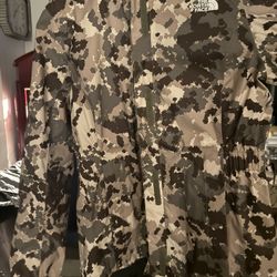 Title: The North Face Women’s Camo Hooded Jacket – Medium