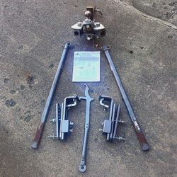 HUSKY Weight Distribution/Anti-Sway Hitch