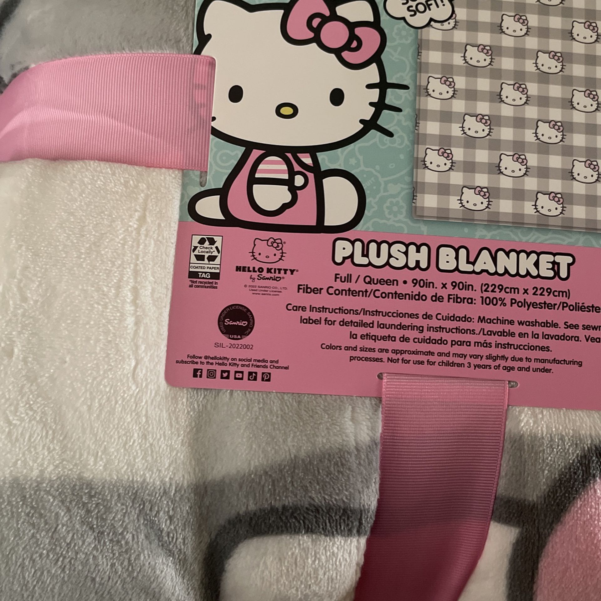 Hello Kitty Plush Blanket 