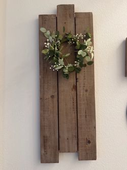 Rustic Wood Plank Wall Decor with Wreath