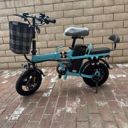 Folding electric bicycle