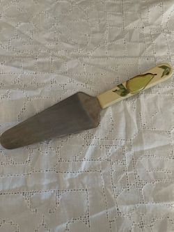 Cute Tools Cake Server with pear design