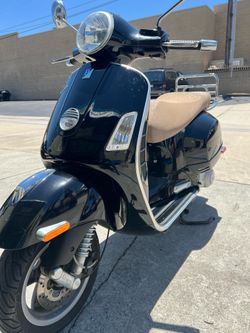 Vespa GTS250