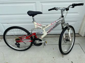 Mongoose women’s Woodland bicycle