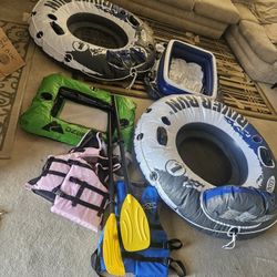 2large Floaties,1 Cooler Float 1xtra 2 Life Jackets,2paddels