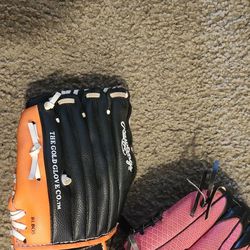 Baseball Gloves Pair Great Condition 