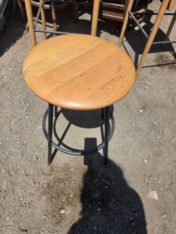 5 Round Wood Top Bar Stool with Metal Frame