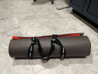 Hotworx yoga mat and towel
