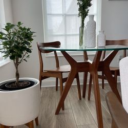 Round Dining Table