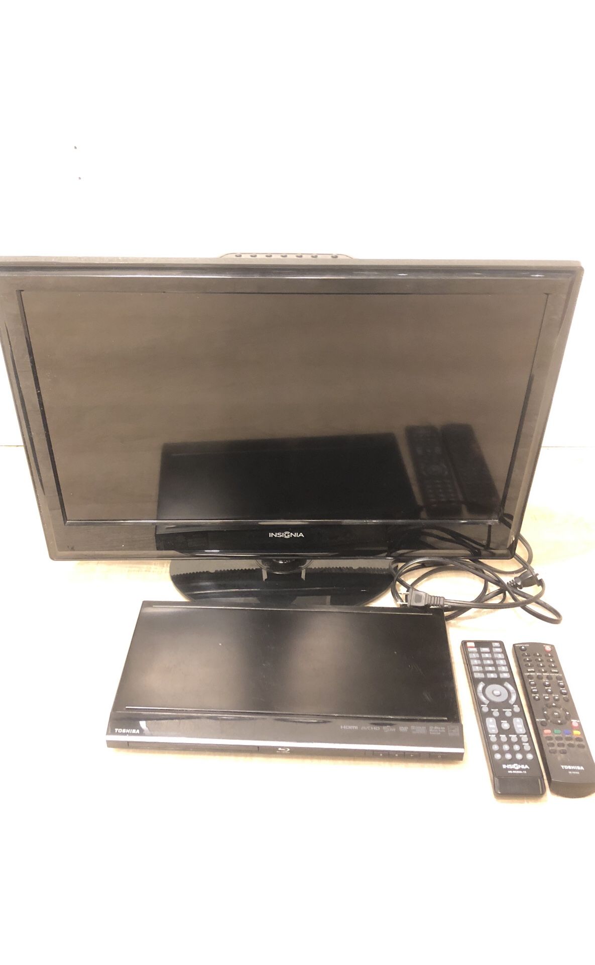 Insignia 20” & Blu Ray DVD Player (remotes included)