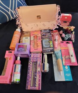 Hello Kitty beauty bag with Beauty Bundle