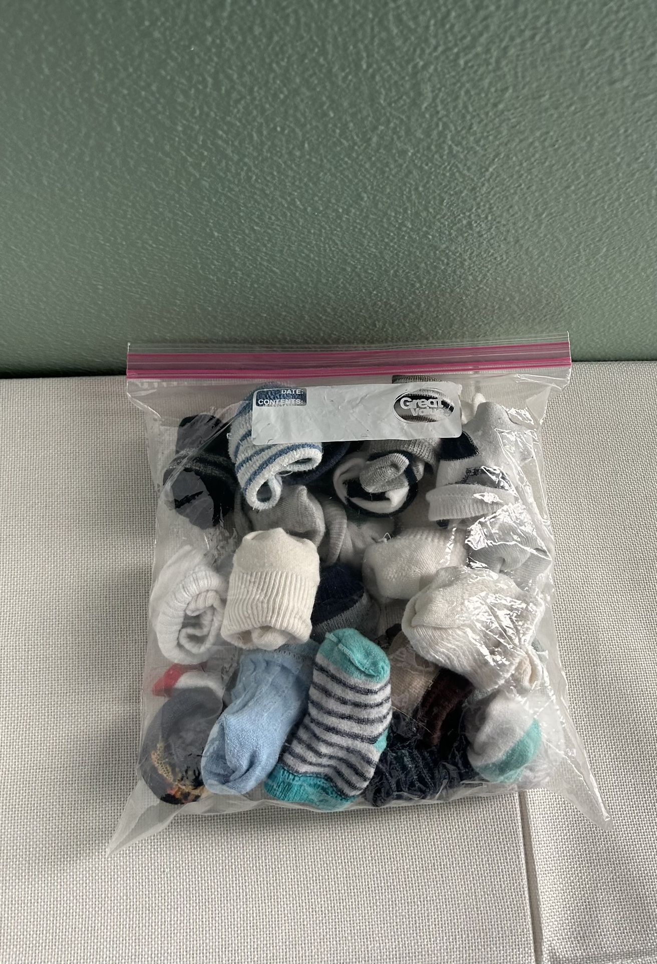 25 Pairs Of Socks - Size Infant Through 12 Months