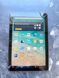Amazon Fire HD 10 Tablet | 1080p | Case Included