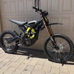 2025 Surron Light Bee 🐝 BRAND NEW, no trades