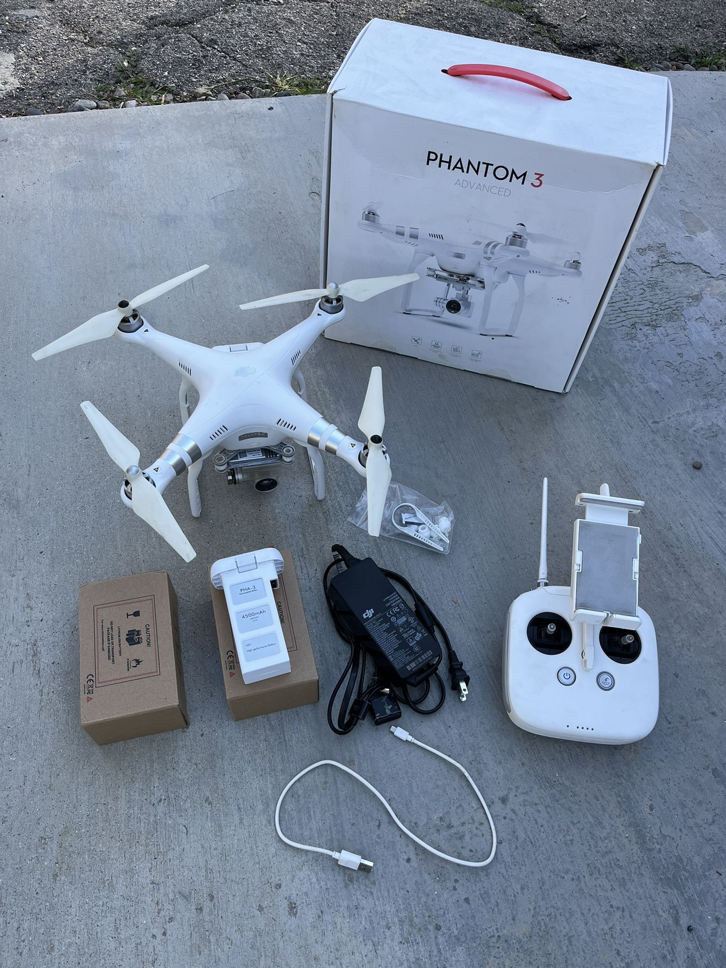 DJI PHANTOM 3 DRONE ADVANCED