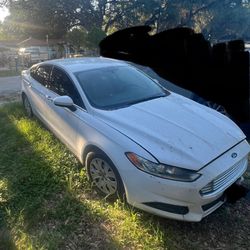 2013 Ford Fusion S