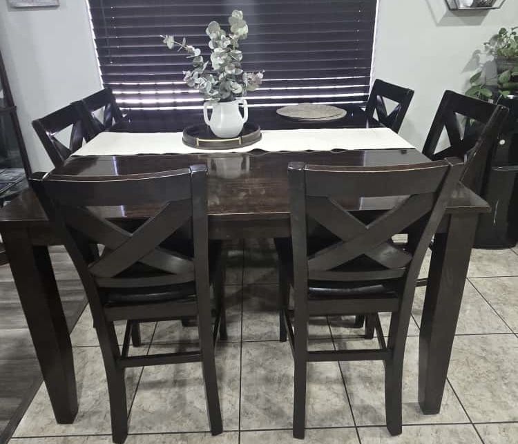 Dining table set