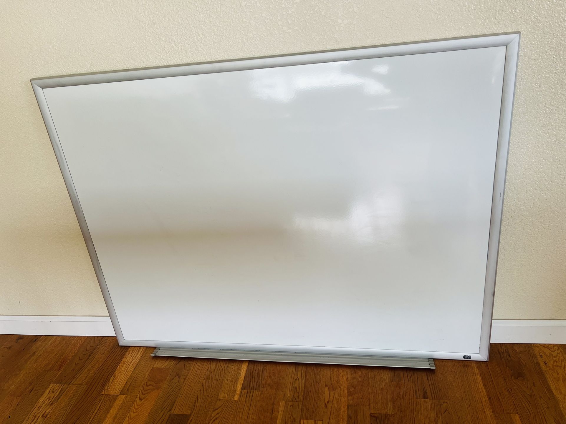3M Porcelain Magnetic Dry Erase Whiteboard 36