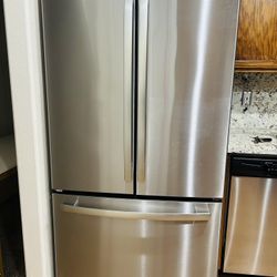 GE Refrigerator 