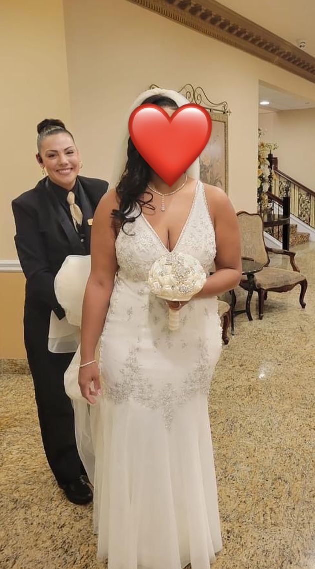 Wedding dress & Brooch Bouquet