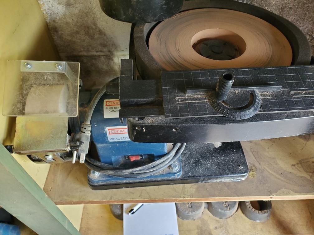 Central Machinery Wet/Dry Grinder