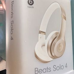 Beats Solo 4 Headphones - Gold 