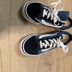 VANS LOW TOP SNEAKERS