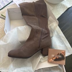 Boots 8.5