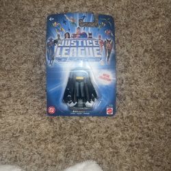 Justice League Unlimited BATMAN Figure Metal Collection. Cardboard is warped 